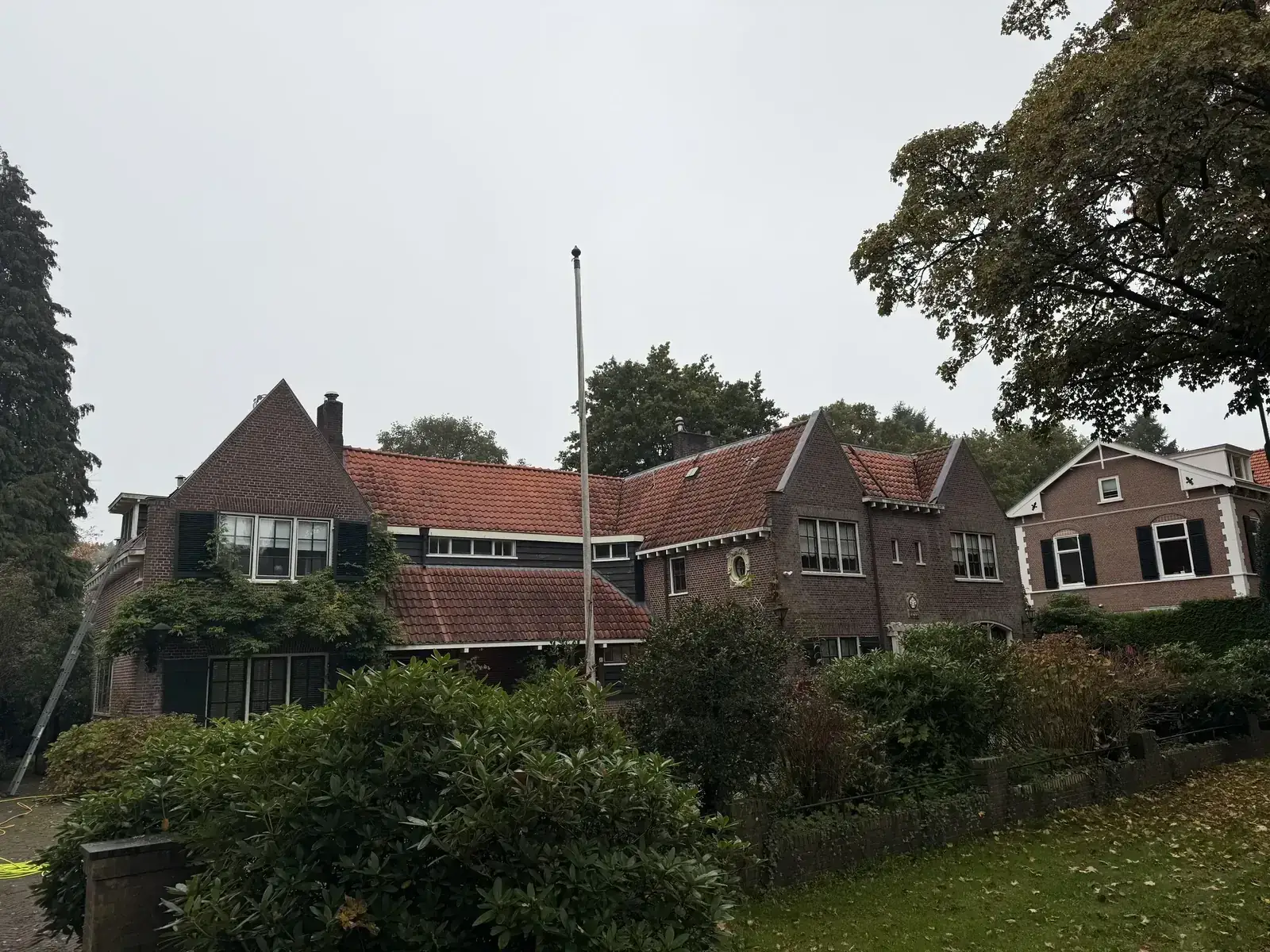Woningen met pannendaken in de wijk