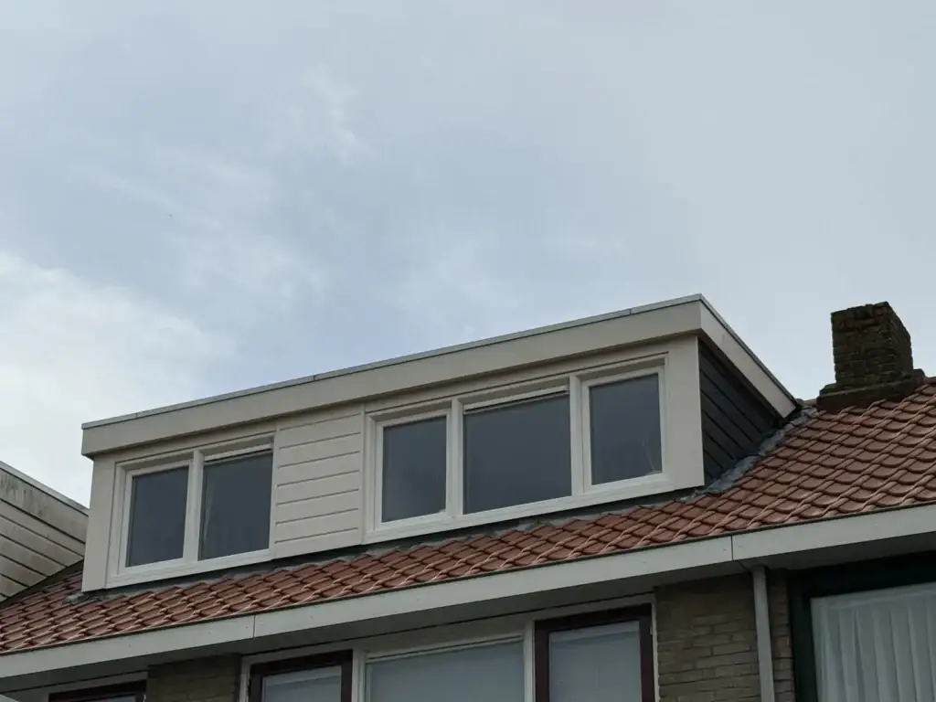 Schone dakkapel na dakkapelreiniging door Ultra Wash