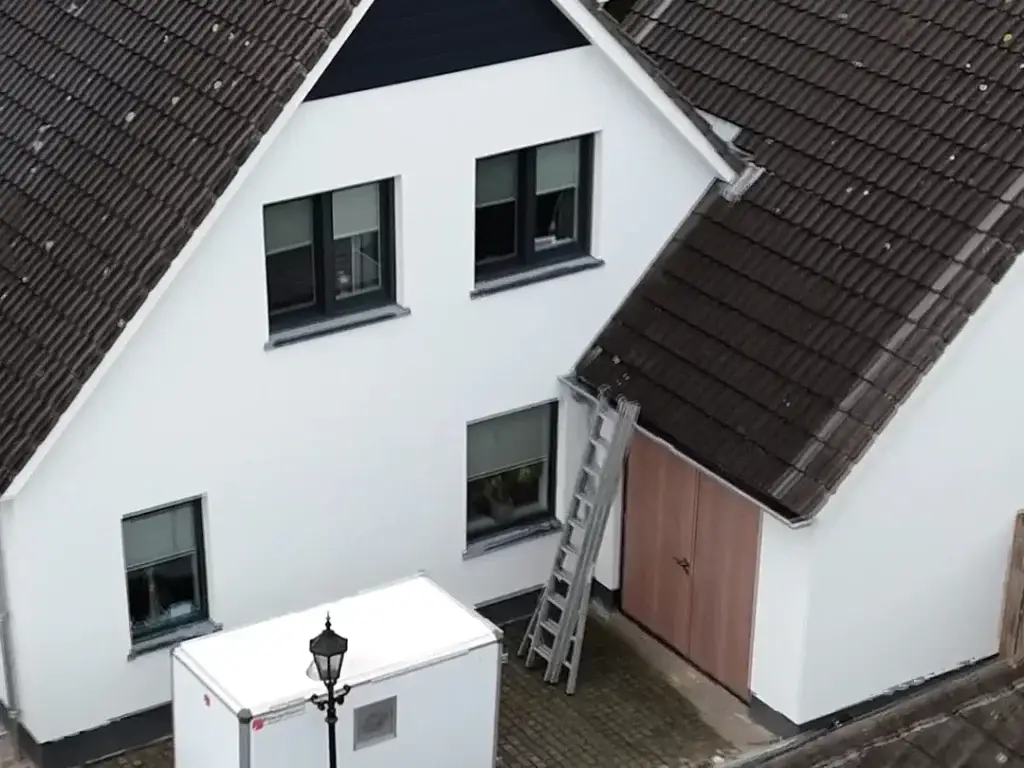 Dof bruingrijs dak voor de dakcoating in Bruchem